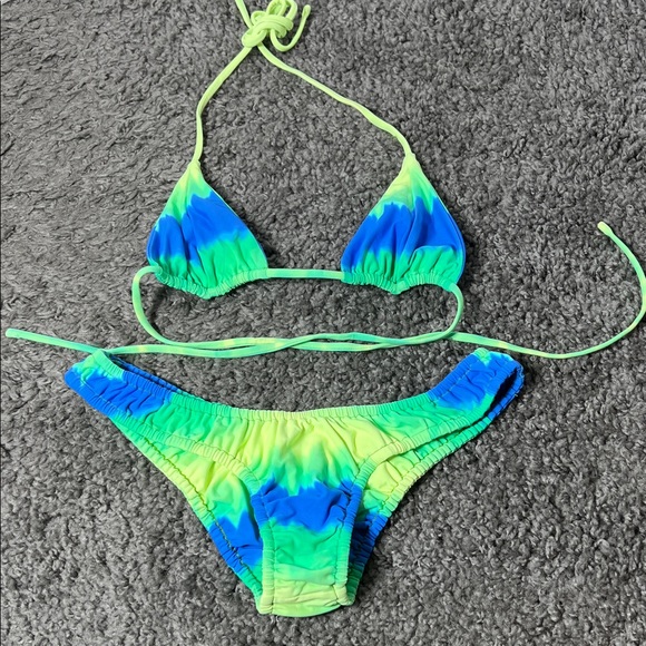 VDM The label tie dye bikini set